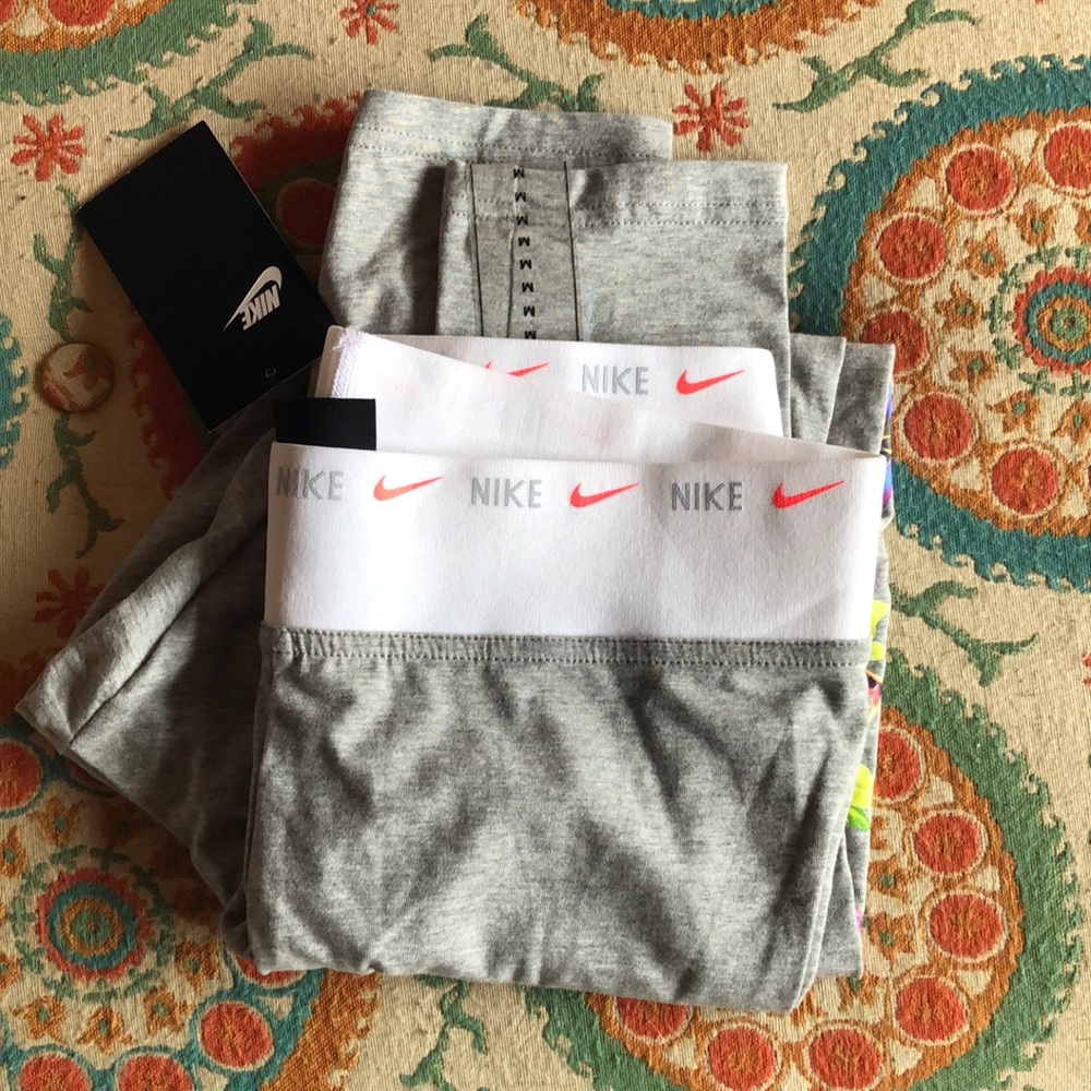 NWT Nike Tight Fit leggings